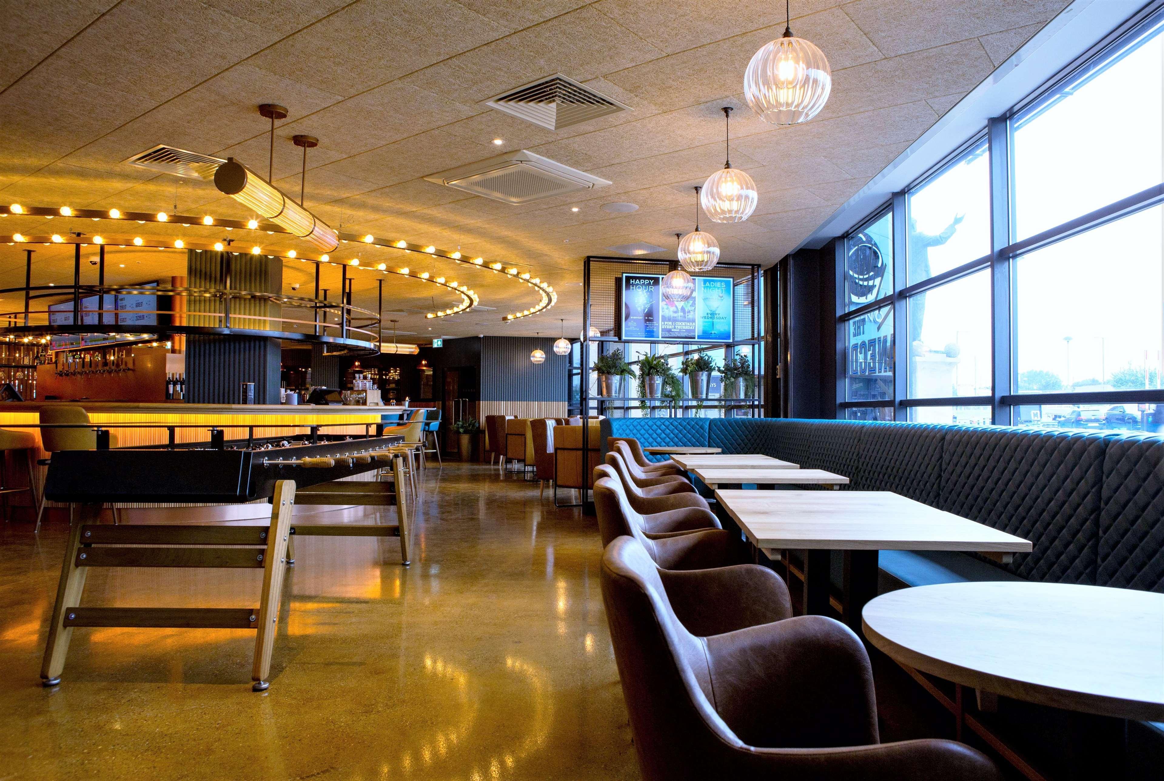 Doubletree By Hilton Coventry Building Society Arena Hotell Exteriör bild