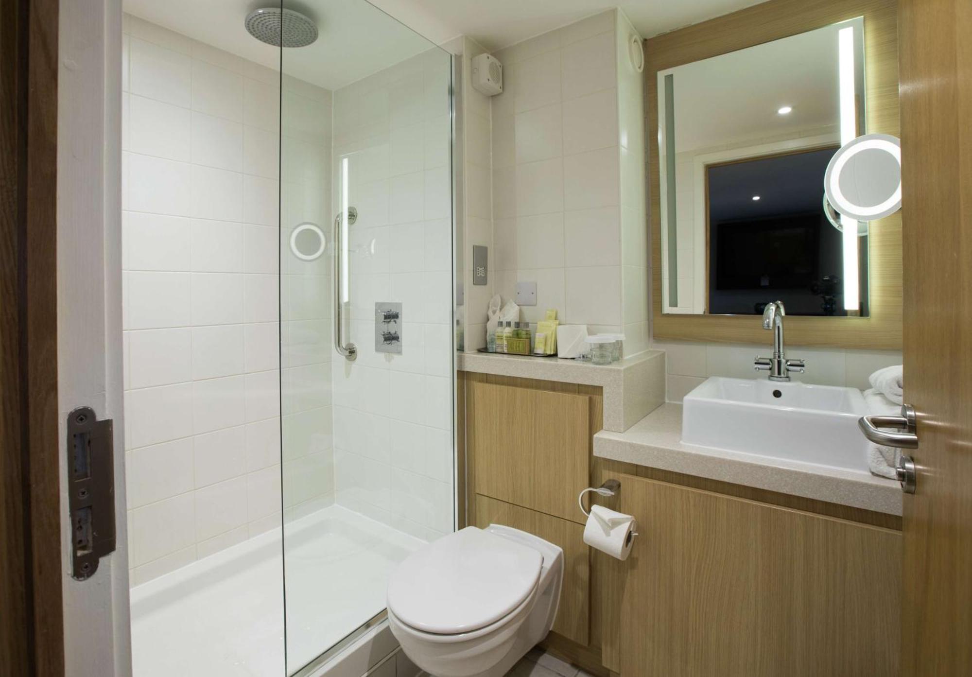 Doubletree By Hilton Coventry Building Society Arena Hotell Exteriör bild