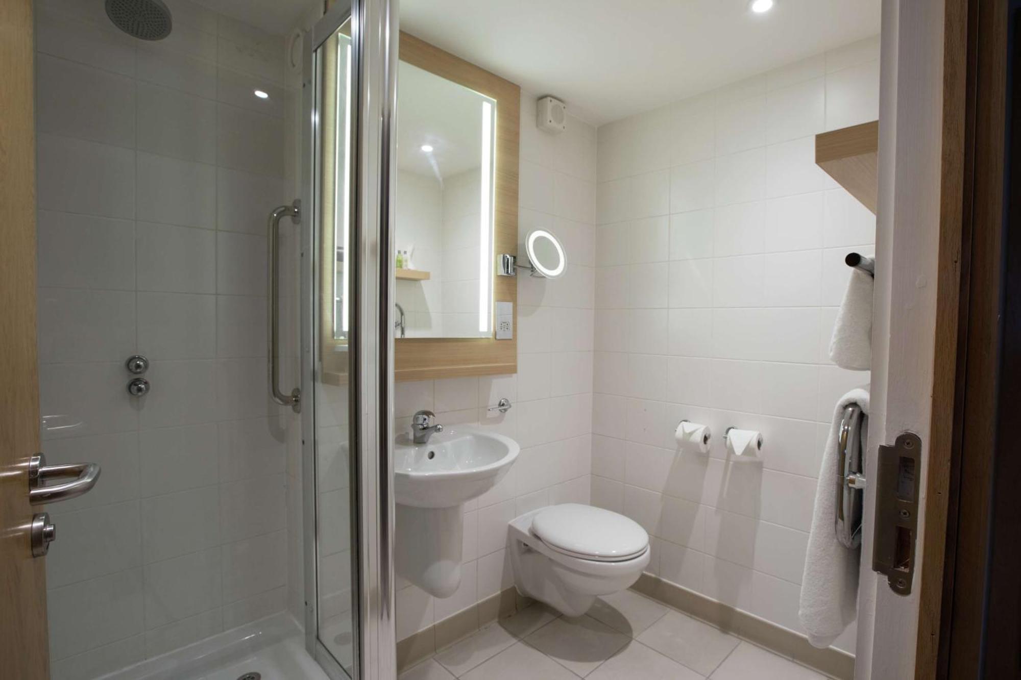 Doubletree By Hilton Coventry Building Society Arena Hotell Exteriör bild