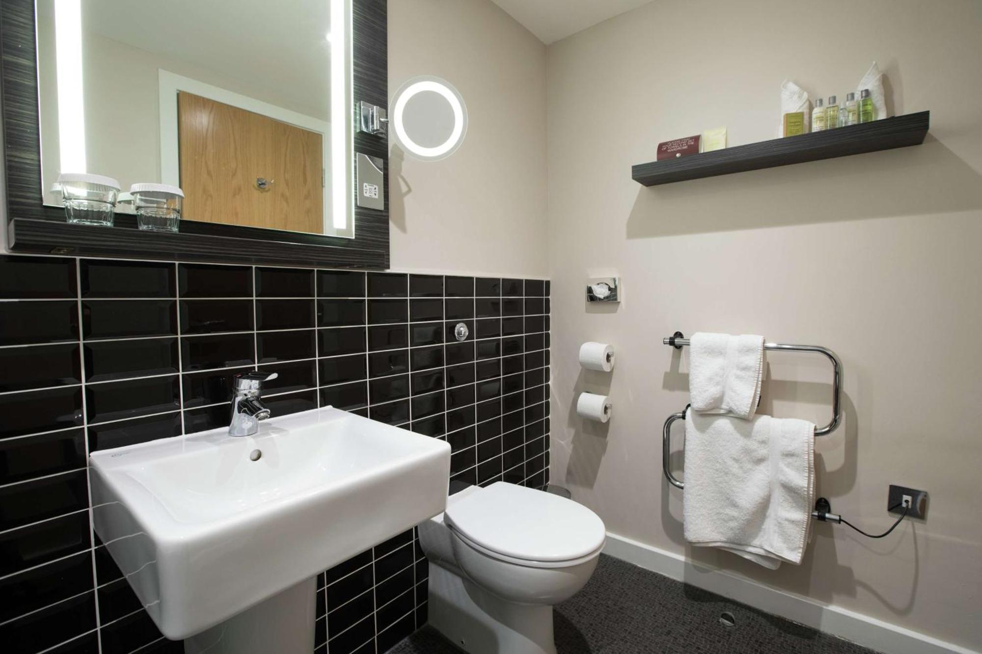 Doubletree By Hilton Coventry Building Society Arena Hotell Exteriör bild